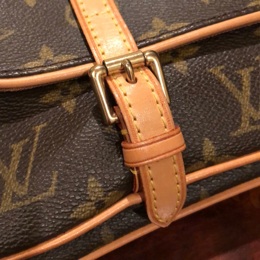 Louis Vuitton great condition ❤️ - Picture 3 of 8